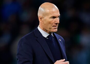 زيدان يرفض تدريب منتخب الجزائر !