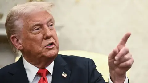 ترامب يعلن عن جولة جديدة من المحادثات مع إيران الخميس.... 1