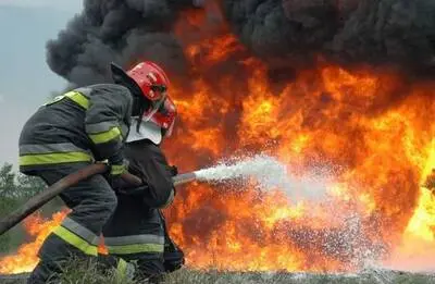 فتح تحقيق في ملابسات حريق اندلع بمستودع الحافلات بالزهروني.... 1