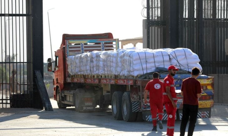 إسرائيل تسمح جزئيا بدخول السلع التجارية مجددا إلى غزة.... 1